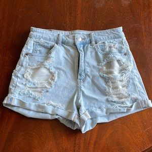 American Eagle Mom Short
